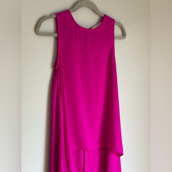 Pants Store High Low Sleeveless Hot Pink Top Size Small Keyhole Back - Picture 2 of 7